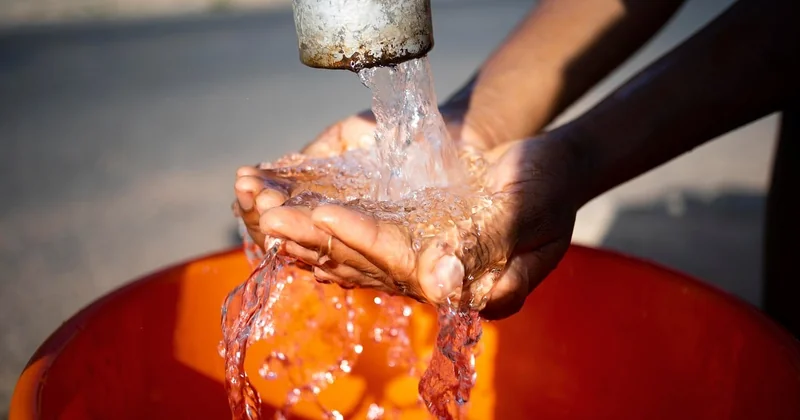 Le rôle de l'hydratation sur les temps de réaction